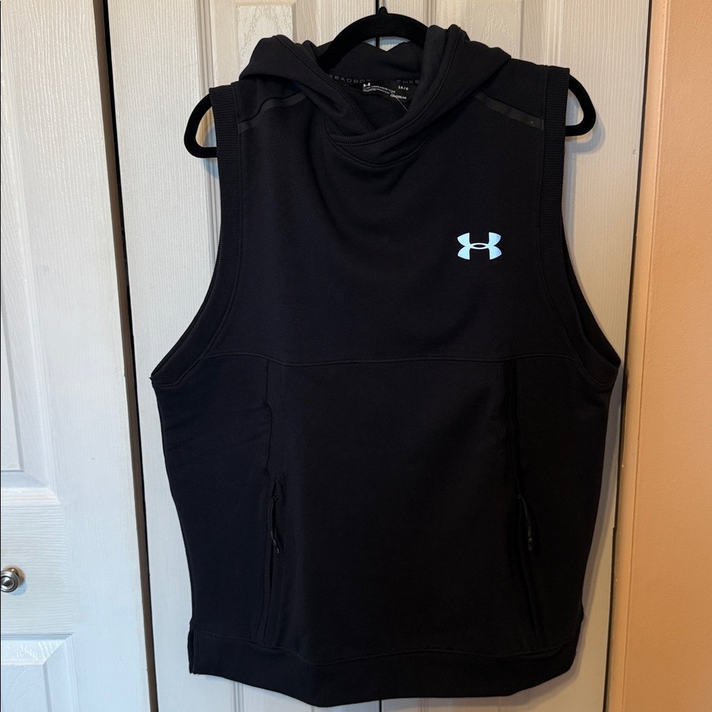 Under Armour Black Sleeveless Vest with Logo. NWT excellent condition. Size L